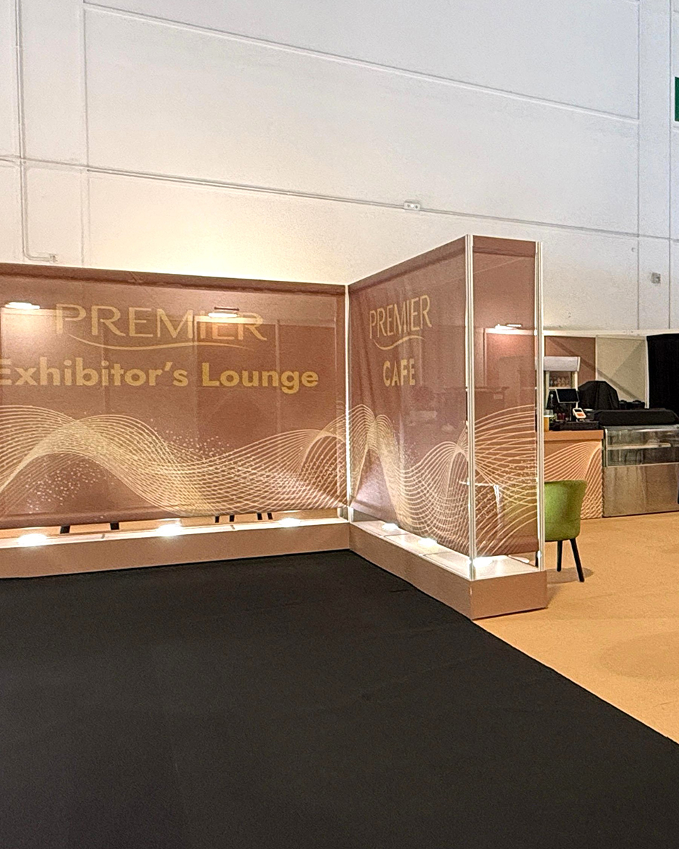 Jewellery & Gem WORLD Hong Kong